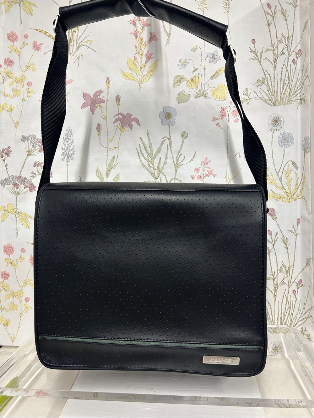 Bose Black Perforated Leather Messenger Bag sound dock portable travel bag/ case